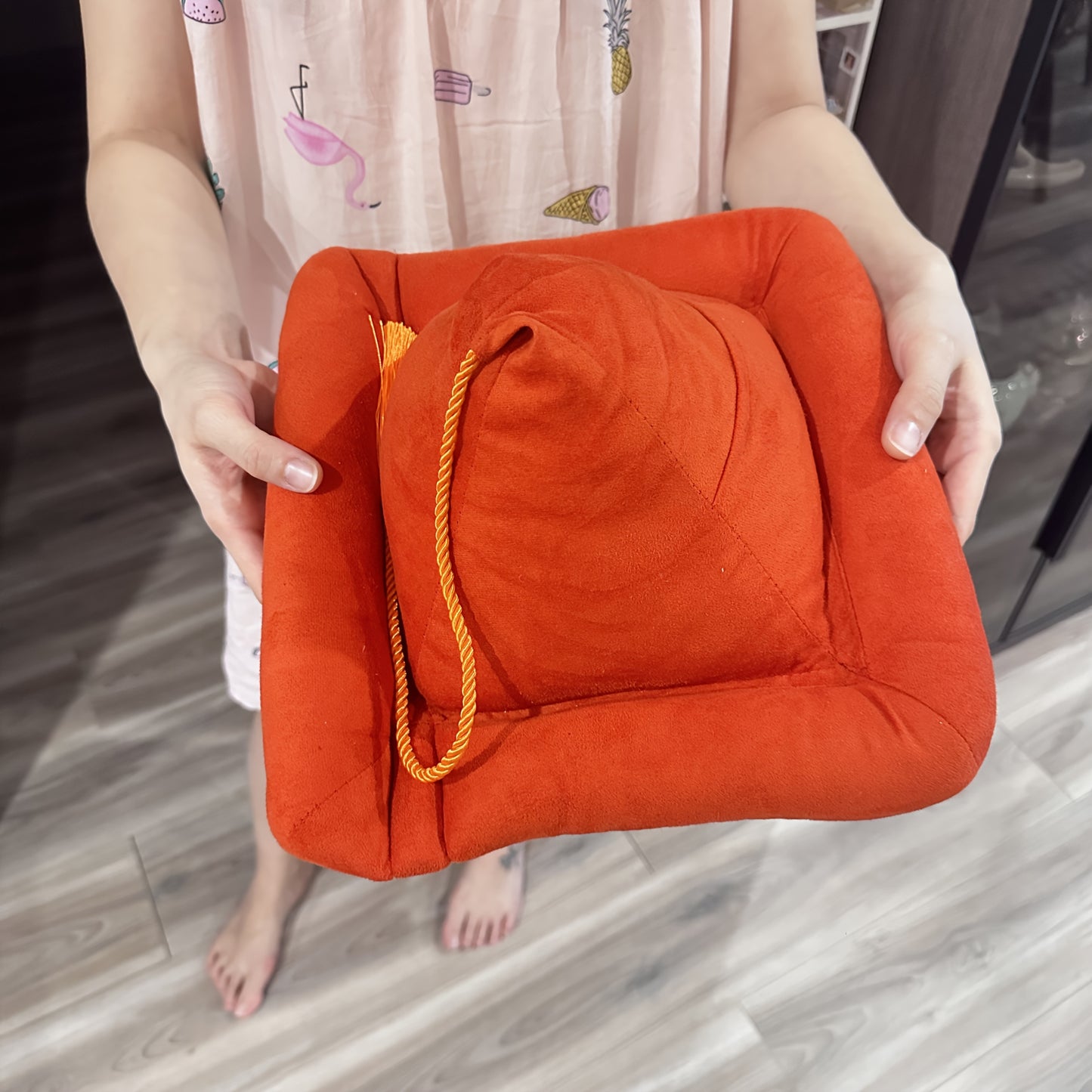 TABLIVA – Reading Pillow Stand for iPad, Books & Comfortable Viewing