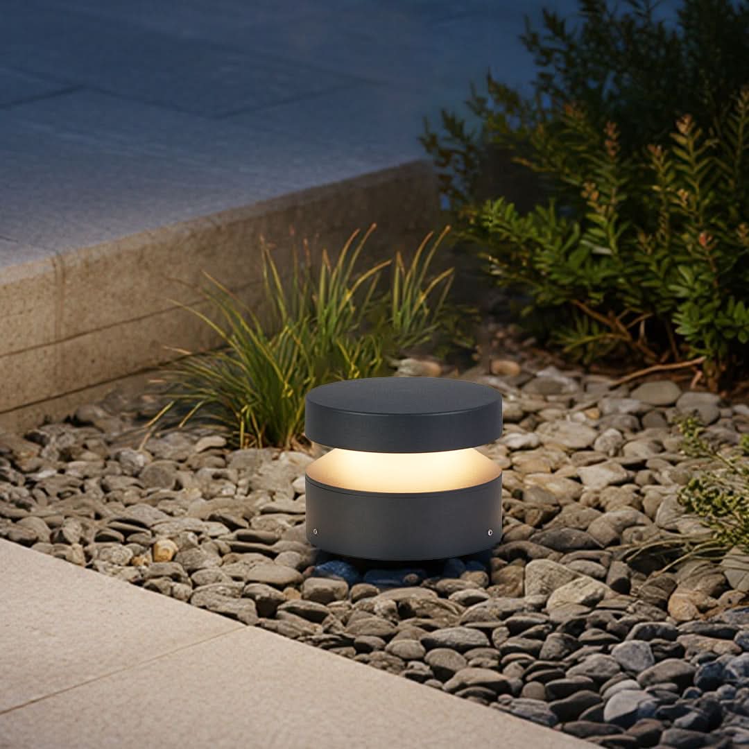 PATHENZA – Lampioncino LED da esterno per illuminare facilmente i percorsi