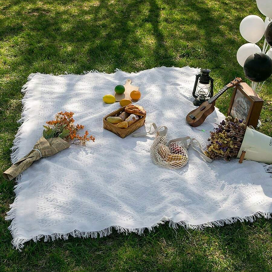 PICNOVA – White Plaid Woven Picnic Mat with Tassel Trim for Outdoor Comfort and Travel Use
