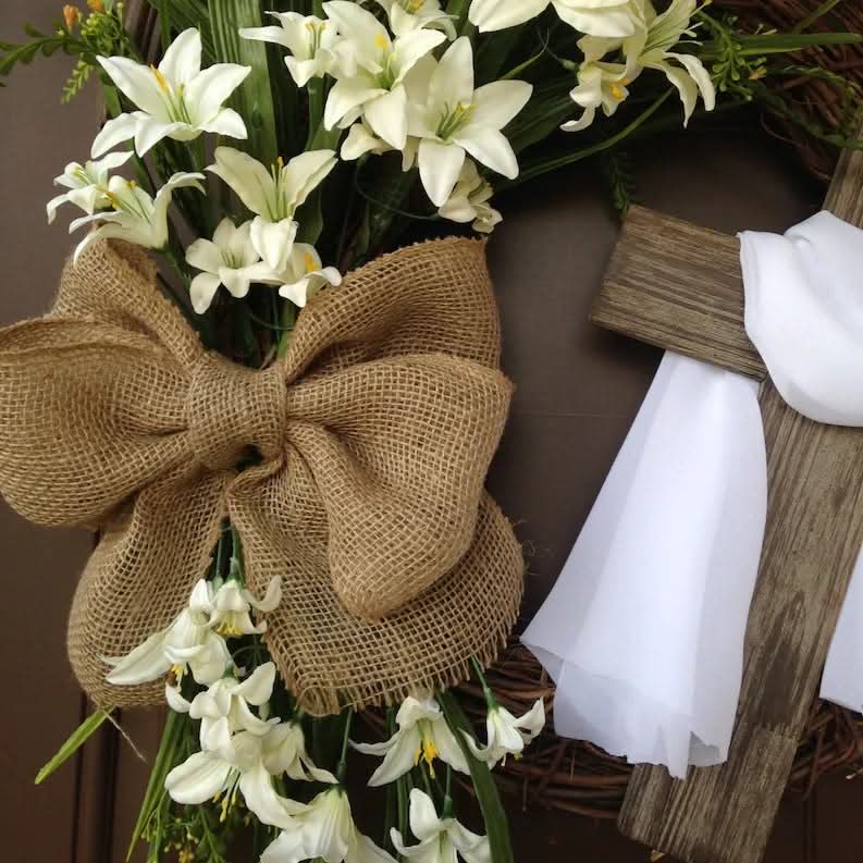 SACREDHALO – Wreath and Cross Wall Decor for Graceful Display