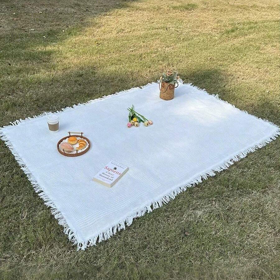 PICNOVA – White Plaid Woven Picnic Mat with Tassel Trim for Outdoor Comfort and Travel Use