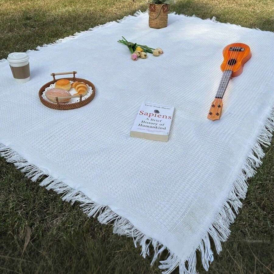 PICNOVA – White Plaid Woven Picnic Mat with Tassel Trim for Outdoor Comfort and Travel Use