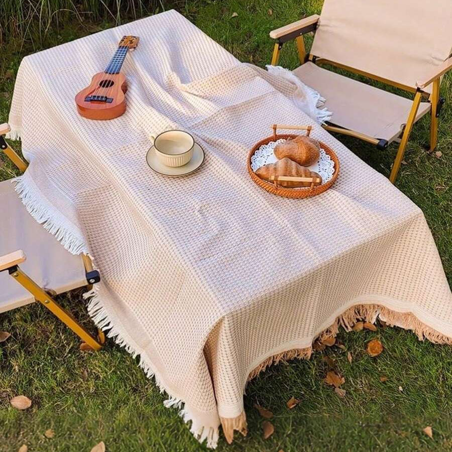 PICNOVA – White Plaid Woven Picnic Mat with Tassel Trim for Outdoor Comfort and Travel Use
