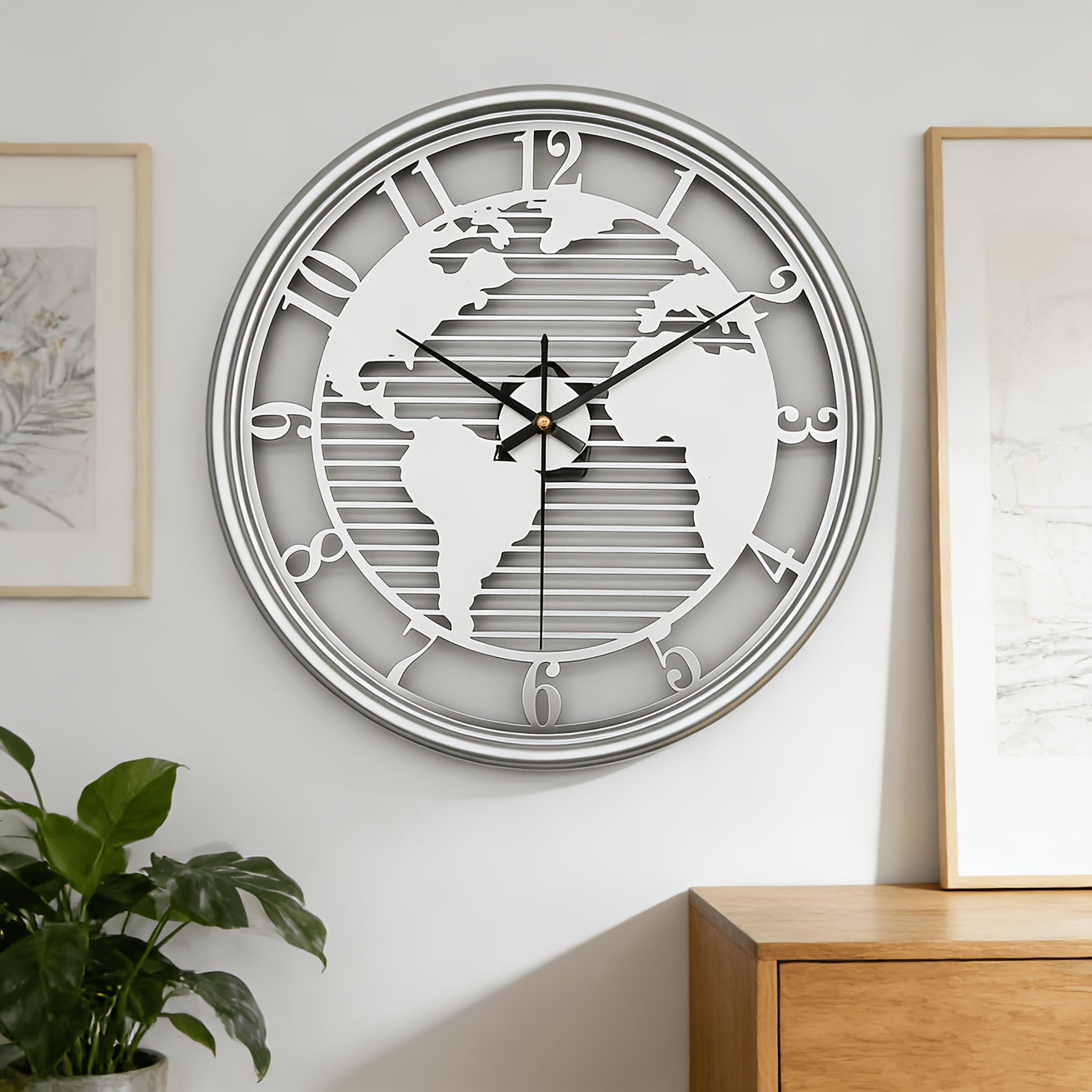 Lumière World Map Silent Metal Wall Clock