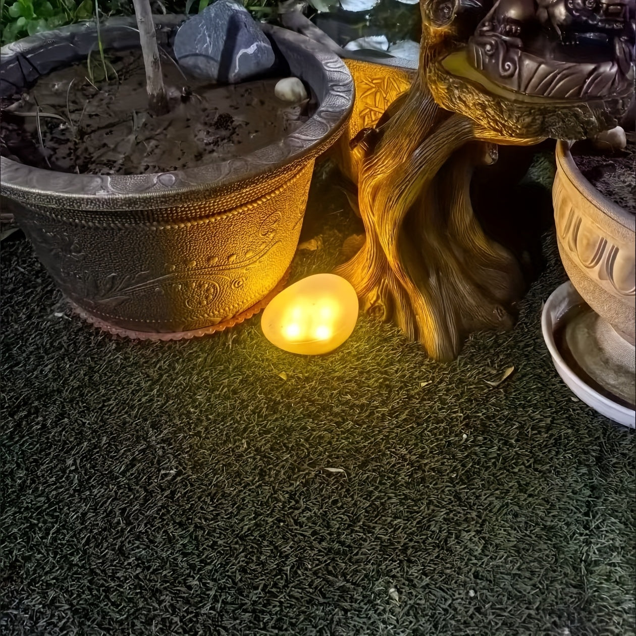 STONEGLOBE – Solar-Powered Imitation Stone Sphere Garden Lamp