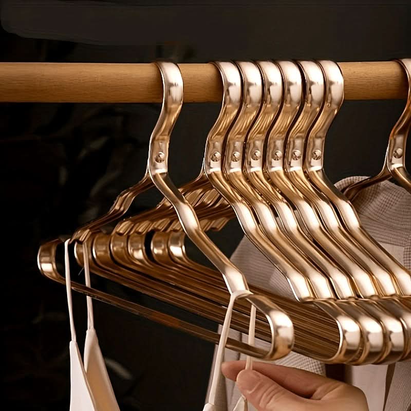 HANGELORA – Elegant Clothing Hangers for Neat Wardrobe Storage