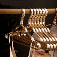 HANGELORA – Elegant Clothing Hangers for Neat Wardrobe Storage