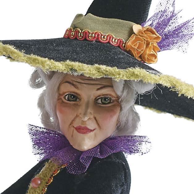 HEXELLE – Witch Figurine for Charming Halloween Styling