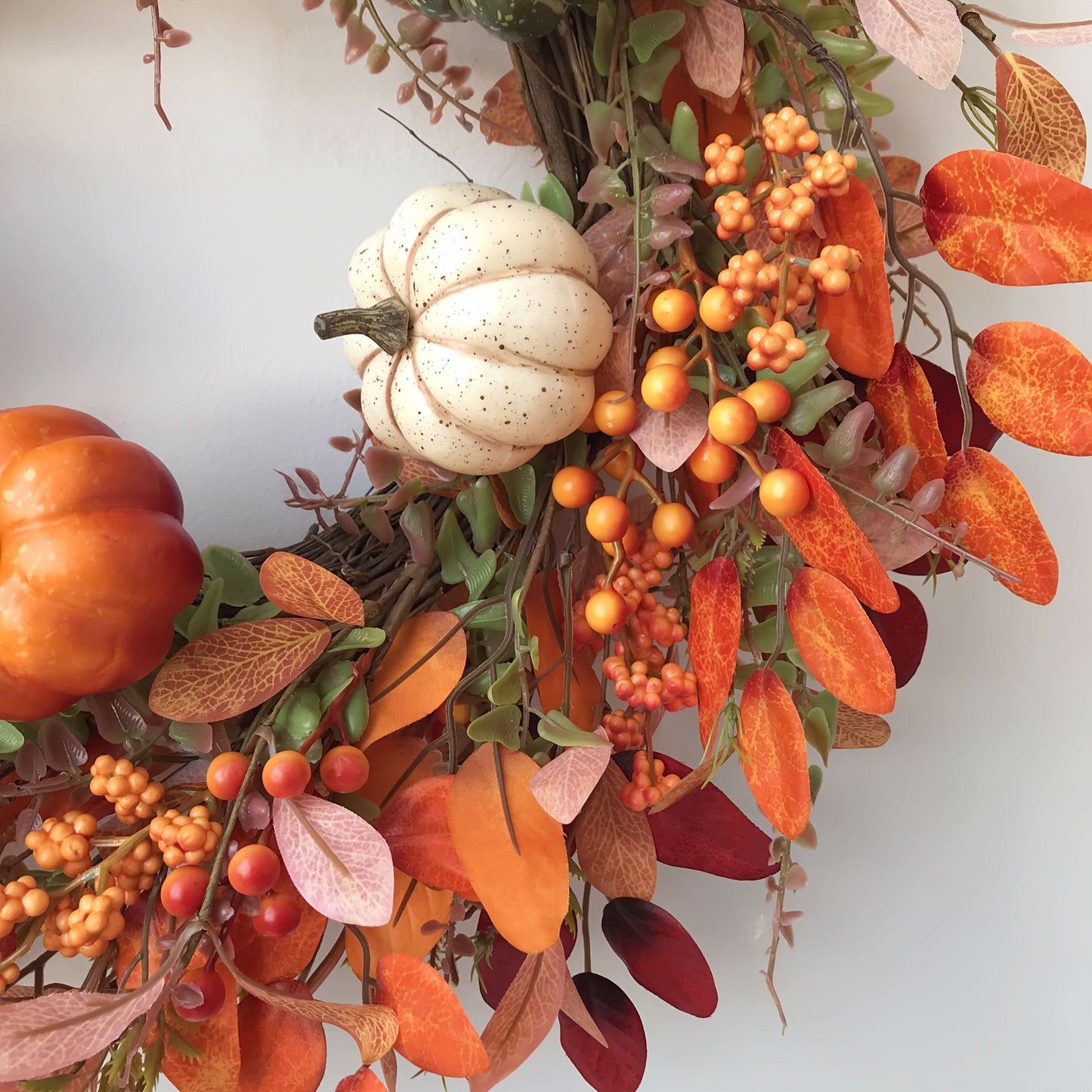 FALLBELLE – Pumpkin Wreath for Graceful Seasonal Charm