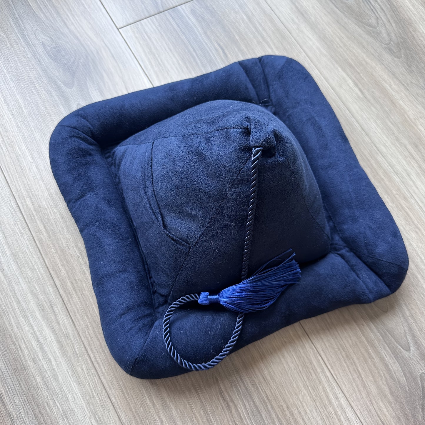 TABLIVA – Reading Pillow Stand for iPad, Books & Comfortable Viewing