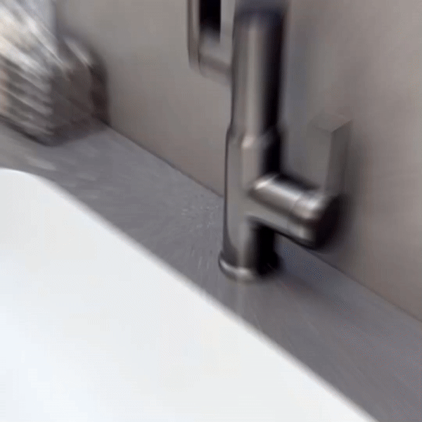 AquaTwist - 360° Rotatable Kitchen Faucet with Temperature Display & Sprayer 2