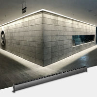 AXISLINE – Drejeligt lineært LED-loftarmatur til retningsbestemt belysning