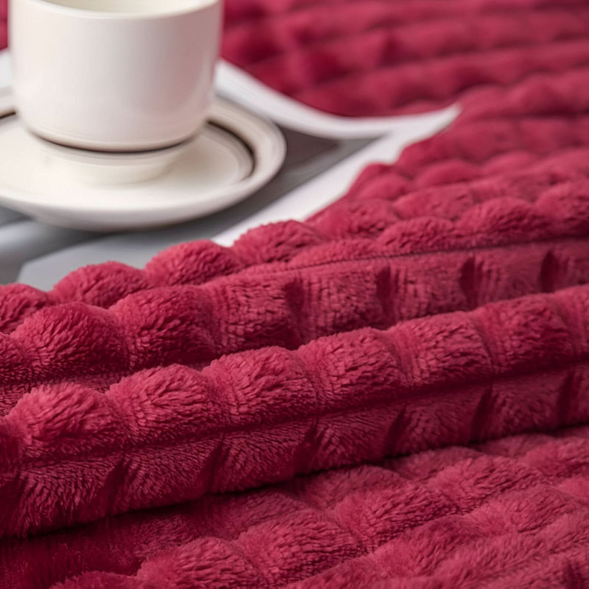 SOFTRELIEF – Lightweight Textured Blanket for Inviting Home Comfort