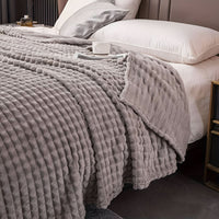 SOFTRELIEF – Lightweight Textured Blanket for Inviting Home Comfort
