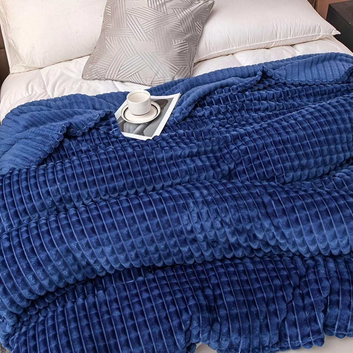 SOFTRELIEF – Lightweight Textured Blanket for Inviting Home Comfort
