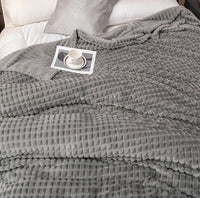 SOFTRELIEF – Lightweight Textured Blanket for Inviting Home Comfort