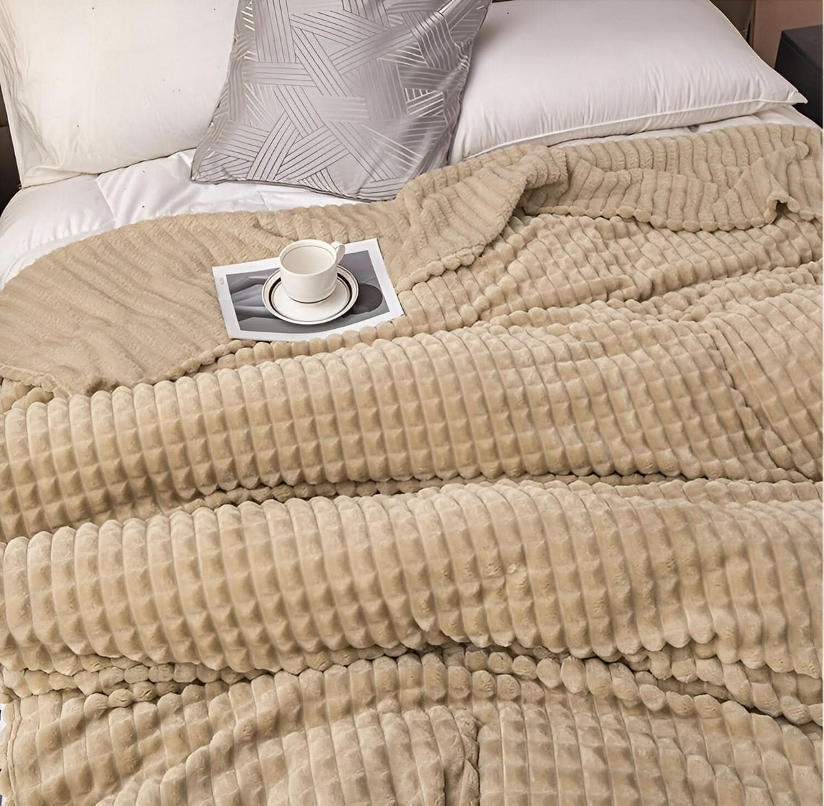 SOFTRELIEF – Lightweight Textured Blanket for Inviting Home Comfort