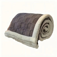 FLIPNEST – Reversible Blanket for Cozy Warmth