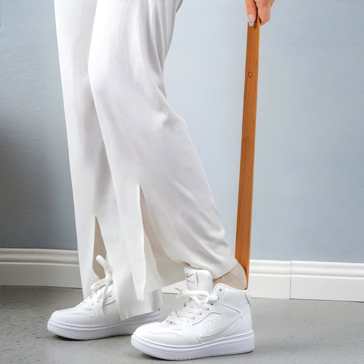 HeelGlide - Extra-Long Wooden Shoe Horn with Ergonomic Handle 1