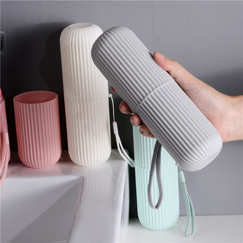 TRAVEL CUP – Custodia Portatile per Spazzolino e Dentifricio progettata per un'organizzazione igienica e compatta in viaggio
