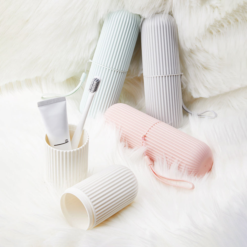 TRAVEL CUP – Custodia Portatile per Spazzolino e Dentifricio progettata per un'organizzazione igienica e compatta in viaggio