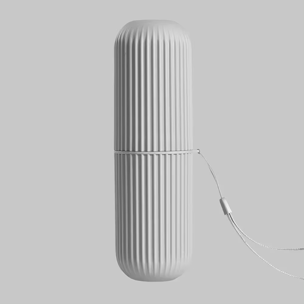 TRAVEL CUP – Custodia Portatile per Spazzolino e Dentifricio progettata per un'organizzazione igienica e compatta in viaggio