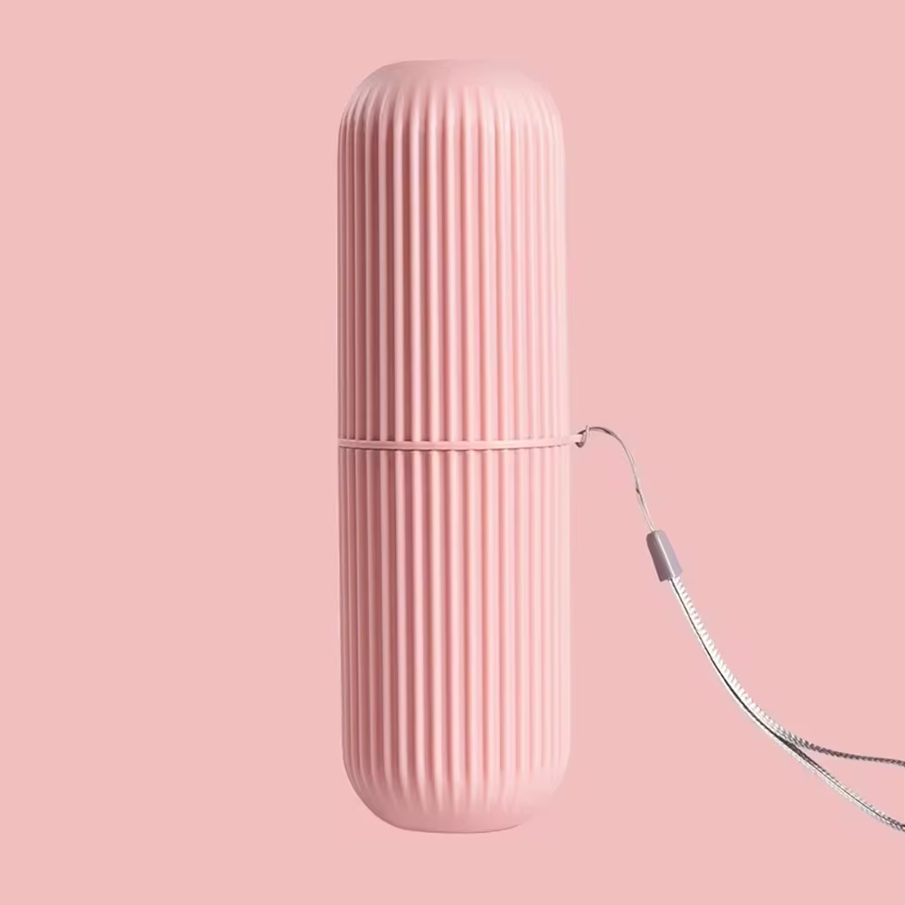 TRAVEL CUP – Custodia Portatile per Spazzolino e Dentifricio progettata per un'organizzazione igienica e compatta in viaggio