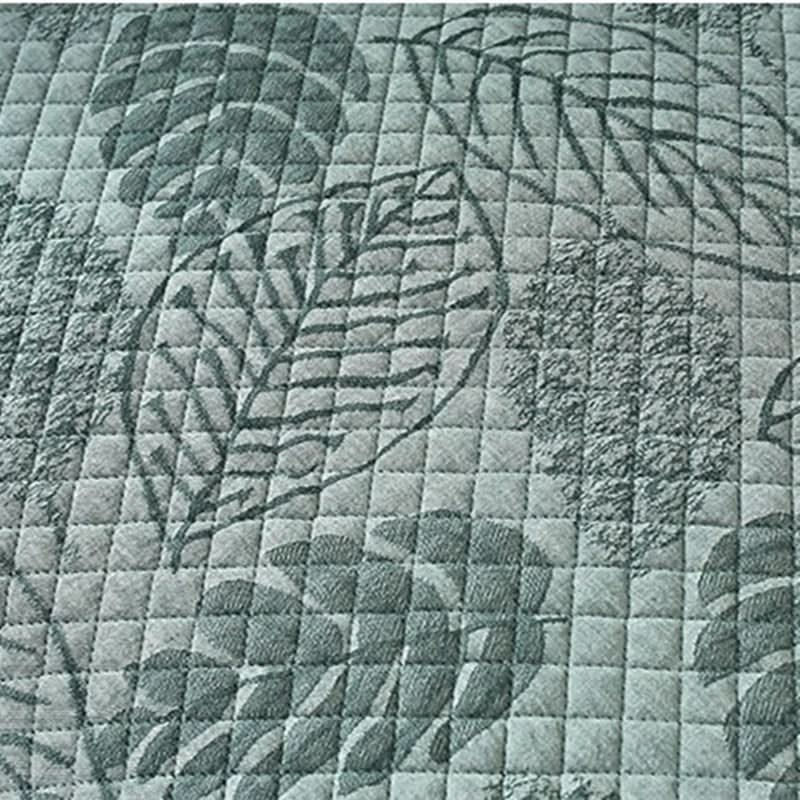 LOUNGEMELIA – Quilted Sofa Cover for Warm and Inviting Rooms