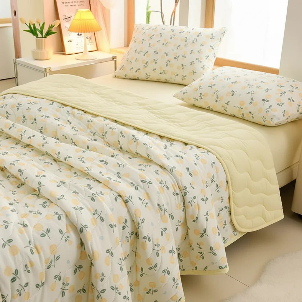 FLORABREEZE – Floral Summer Blanket Soft Breathable Comfort