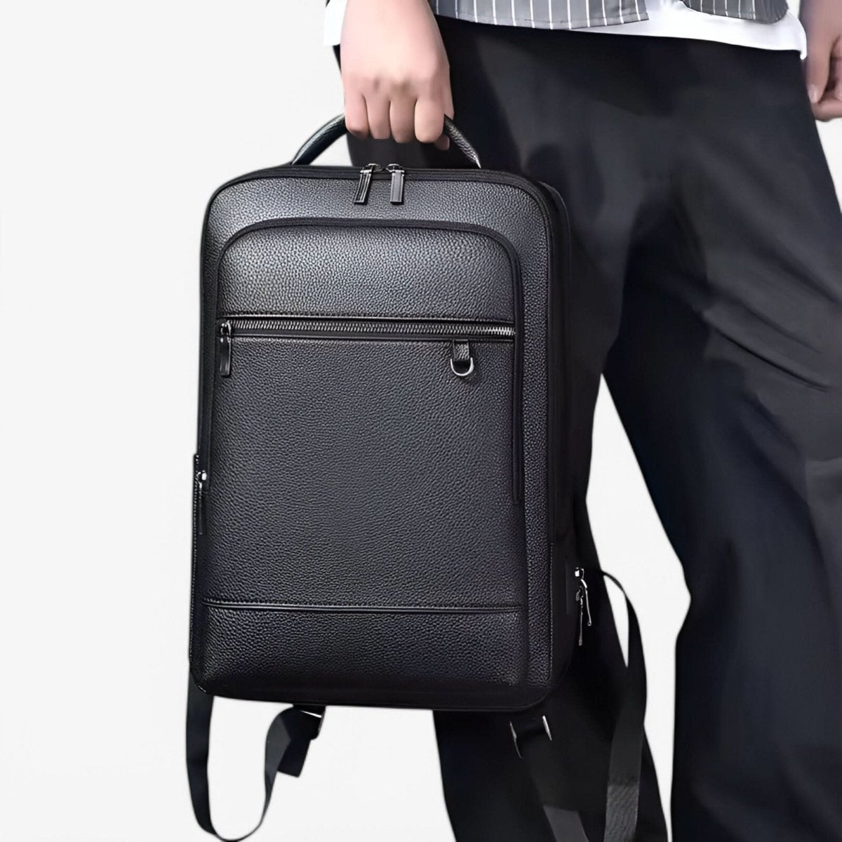 URBANVAULT – Intelligent USB Backpack for Work and Everyday Travel 4