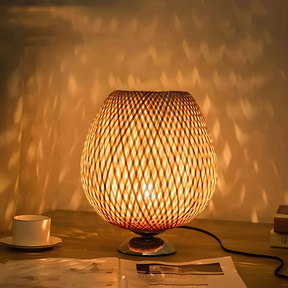 ZENBAMELIA – dekorativ bordlampe til et fredfyldt aftenlys