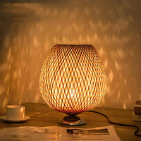 ZENBAMELIA – dekorativ bordlampe til et fredfyldt aftenlys