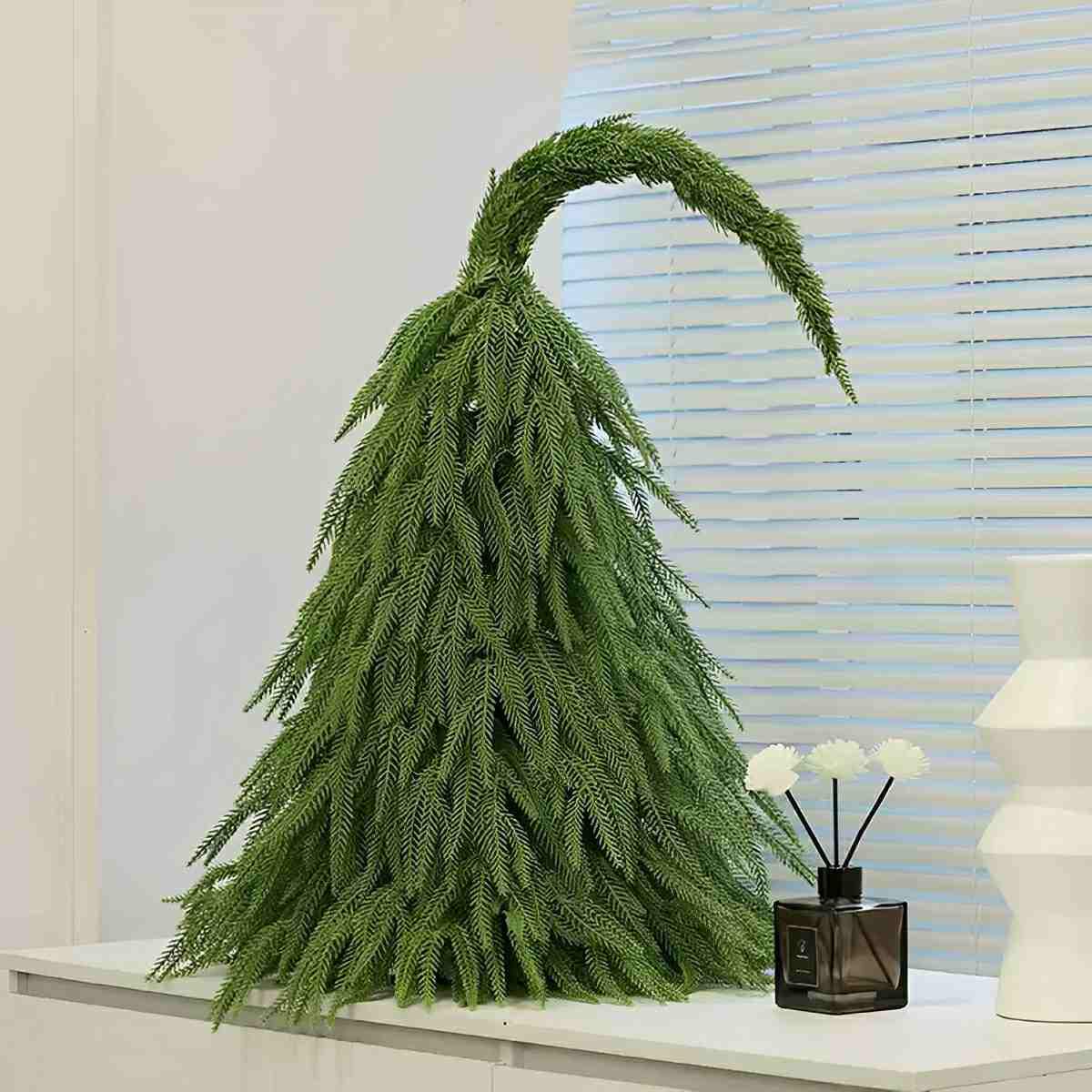 FIRBELLE – Christmas Tree for Graceful Desktop Styling