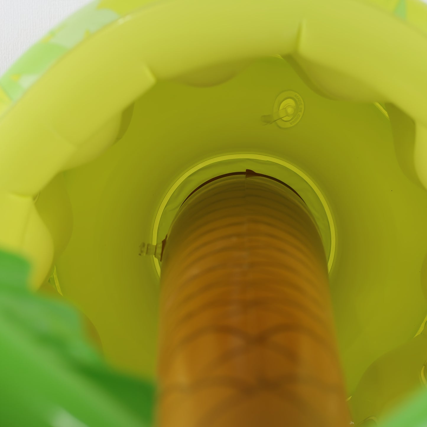 ISLECHILL – Inflatable Coconut Tree Beer Cooler for Tropical Parties and Beverage Cooling