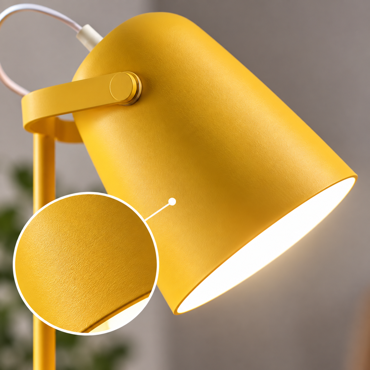 PIVOTRAY – Adjustable Desk Lamp for Flexible Light Direction