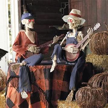 SKULLMATES – Sound-Activated Skeleton Duo for Playful Seasonal Scares