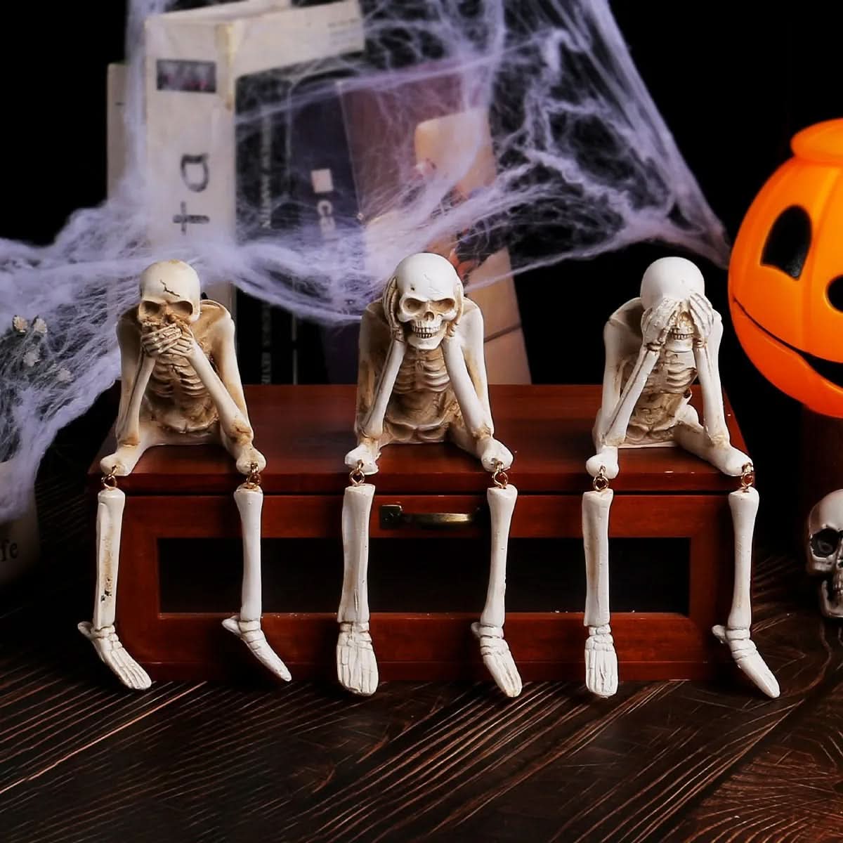 SPOOKTRIO – Skeleton Figurine Trio for Playful Seasonal Decor