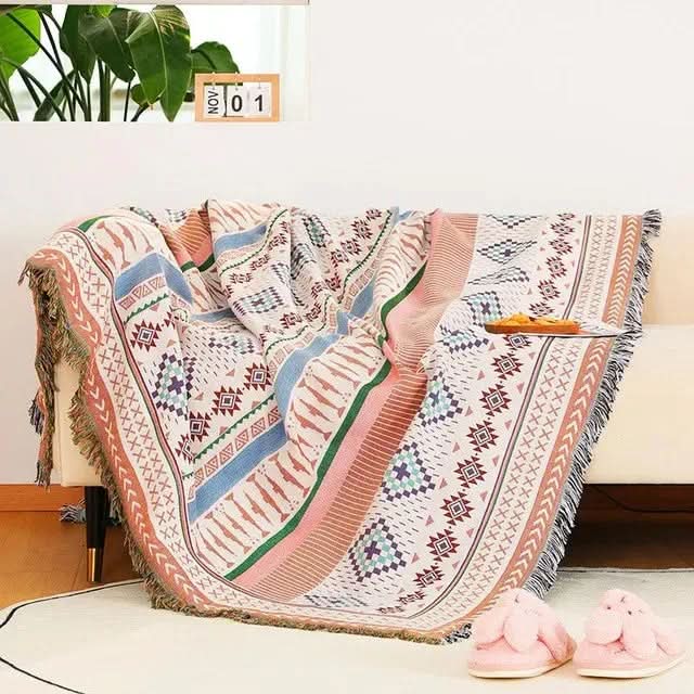 NOMAVIA – Geometric Throw Blanket for Relaxed Bohemian Styling