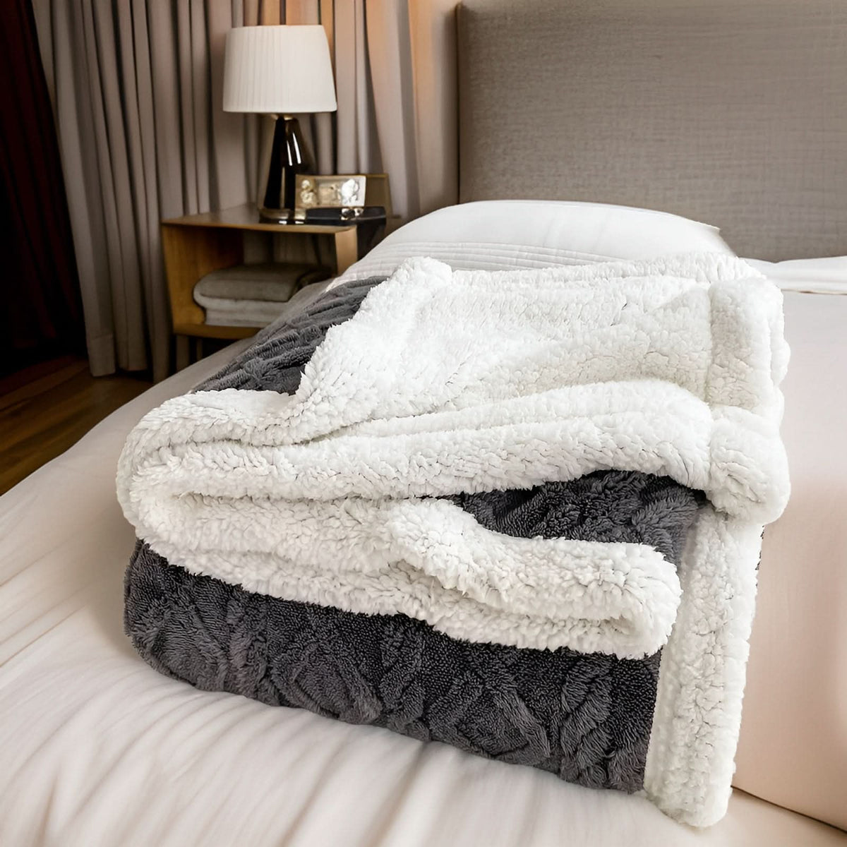 RESTLINA – Reversible Blanket for Warm Relaxing Evenings
