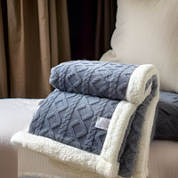 RESTLINA – Reversible Blanket for Warm Relaxing Evenings