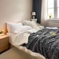 RESTLINA – Reversible Blanket for Warm Relaxing Evenings