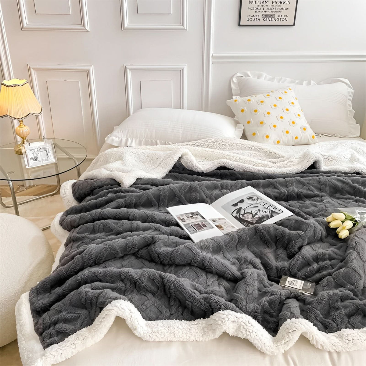 RESTLINA – Reversible Blanket for Warm Relaxing Evenings