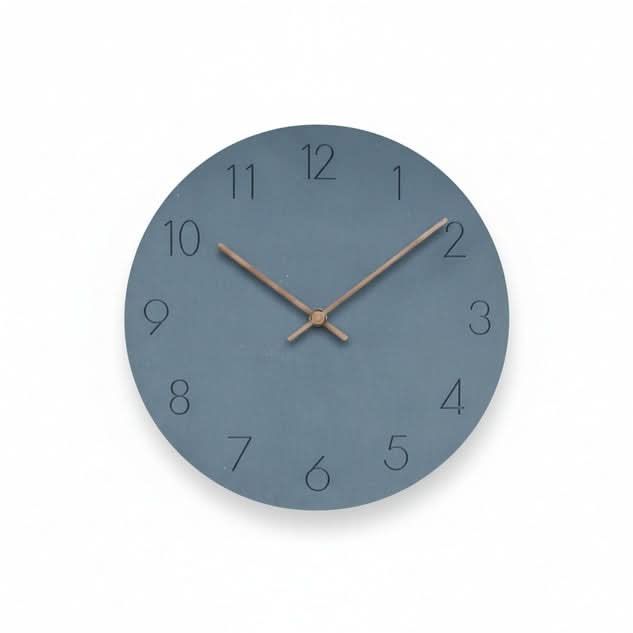 QUIETNORIA – Nordische Wanduhr für eine ruhige Zeitmessung im Alltag