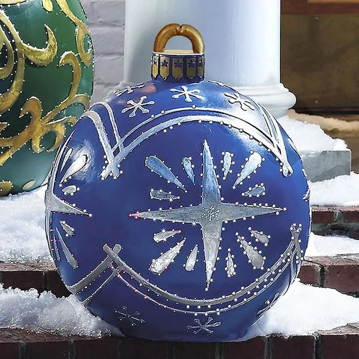 FESTIVEORB – Christmas Inflatable Ball for Eye-Catching Outdoor Displays