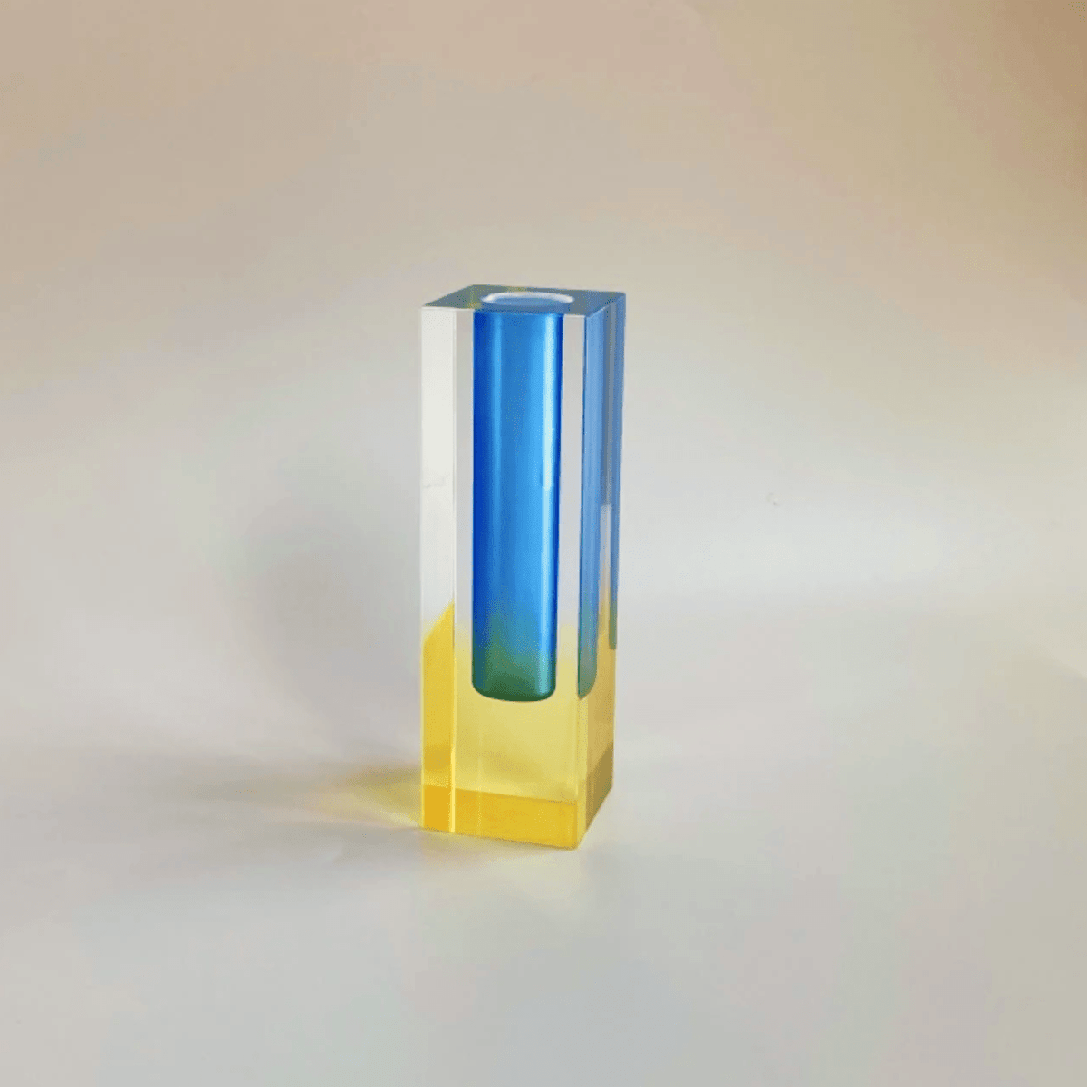 VASEMIRIXA – Decorative Geometric Vase for Refined Living Spaces